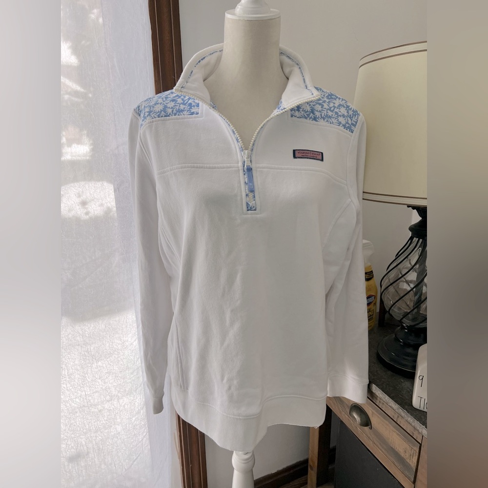 Vineyard Vines White Pullover Sweatshirt with Light Blue Trim